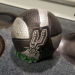 Forever Collectibles Green and Black Decorative Plate